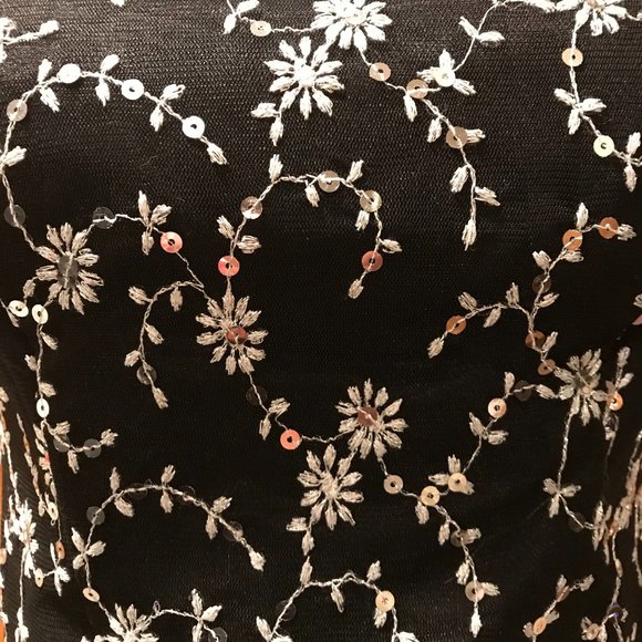 Blondie Nites Dress - Picture 7 of 9